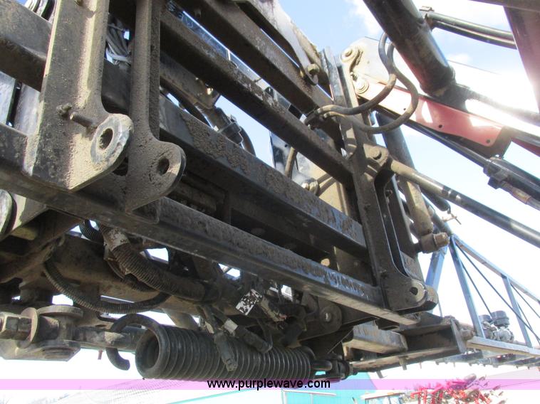 image for item L7043 2005 SpraCoupe 7650 self-propelled sprayer