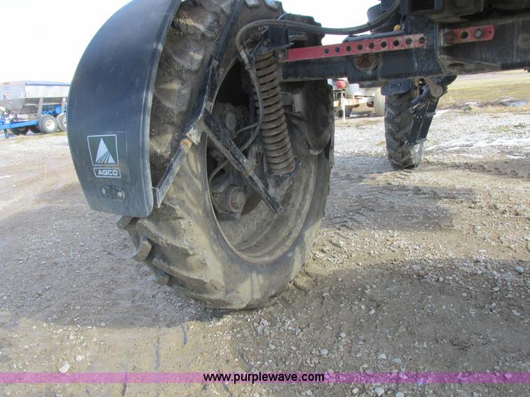 image for item L7043 2005 SpraCoupe 7650 self-propelled sprayer