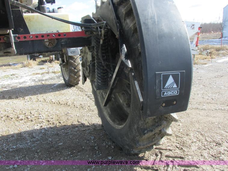 image for item L7043 2005 SpraCoupe 7650 self-propelled sprayer