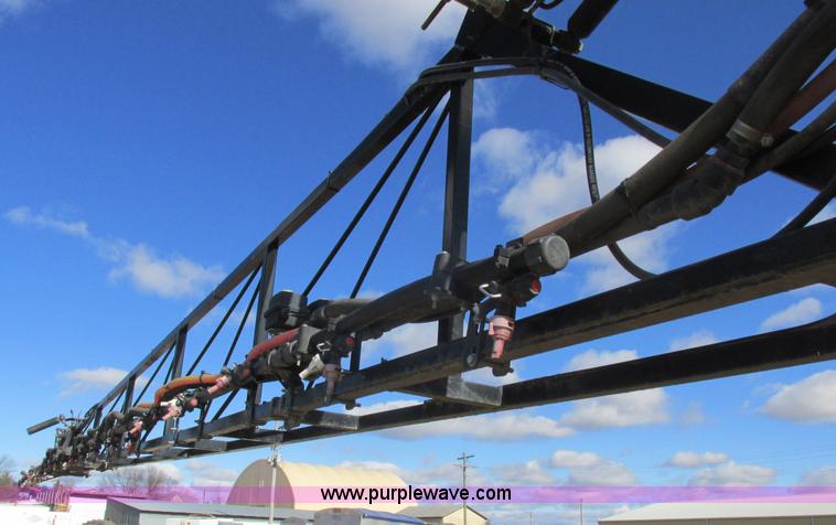 image for item L7043 2005 SpraCoupe 7650 self-propelled sprayer