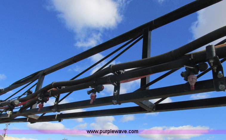 image for item L7043 2005 SpraCoupe 7650 self-propelled sprayer