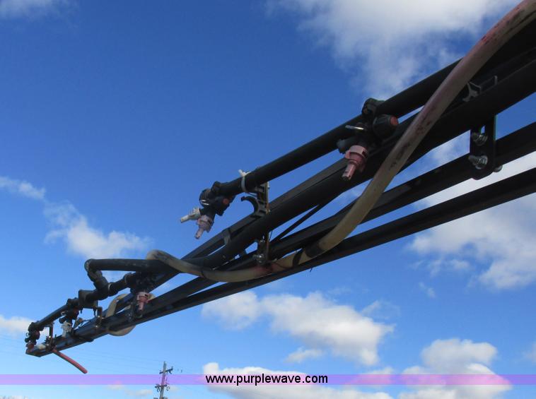 image for item L7043 2005 SpraCoupe 7650 self-propelled sprayer