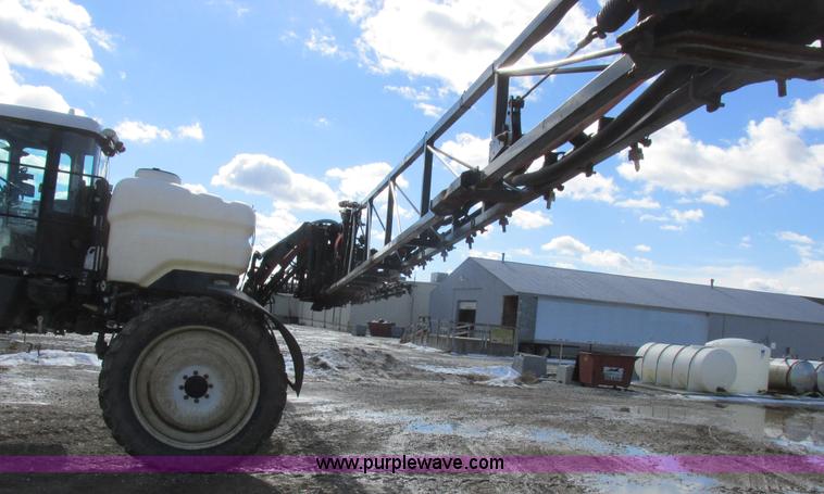image for item L7043 2005 SpraCoupe 7650 self-propelled sprayer