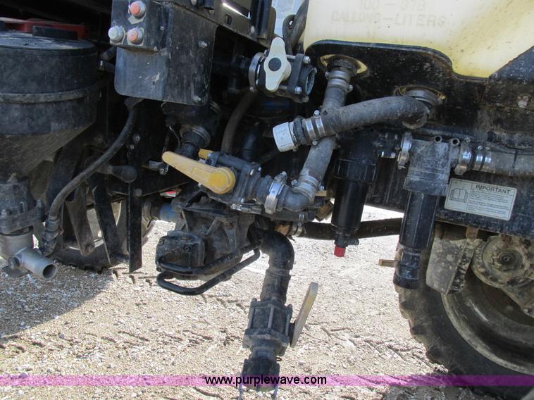 image for item L7043 2005 SpraCoupe 7650 self-propelled sprayer