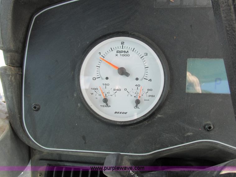 image for item L7043 2005 SpraCoupe 7650 self-propelled sprayer