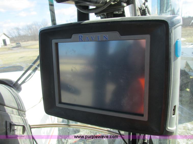 image for item L7043 2005 SpraCoupe 7650 self-propelled sprayer