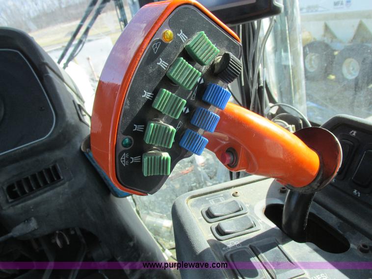 image for item L7043 2005 SpraCoupe 7650 self-propelled sprayer