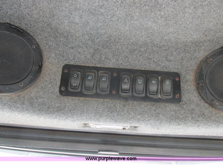 image for item L7043 2005 SpraCoupe 7650 self-propelled sprayer