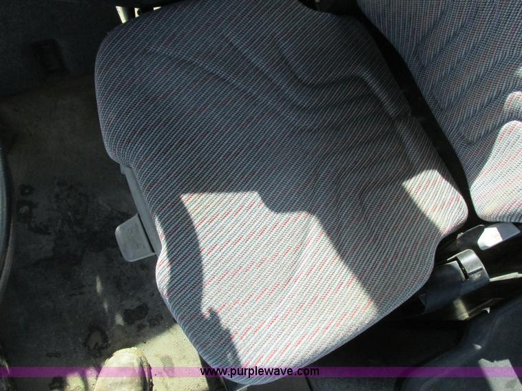 image for item L7043 2005 SpraCoupe 7650 self-propelled sprayer