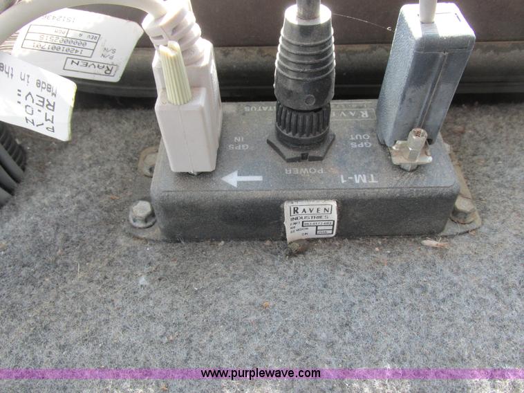 image for item L7043 2005 SpraCoupe 7650 self-propelled sprayer