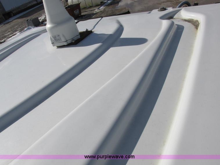 image for item L7043 2005 SpraCoupe 7650 self-propelled sprayer