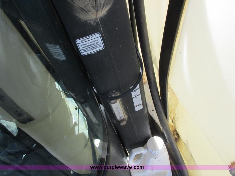 image for item L7043 2005 SpraCoupe 7650 self-propelled sprayer