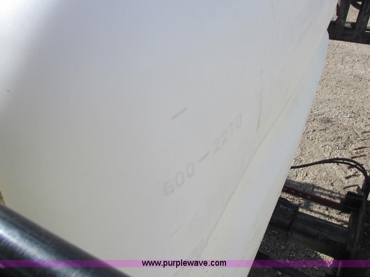 image for item L7043 2005 SpraCoupe 7650 self-propelled sprayer