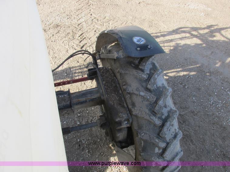 image for item L7043 2005 SpraCoupe 7650 self-propelled sprayer