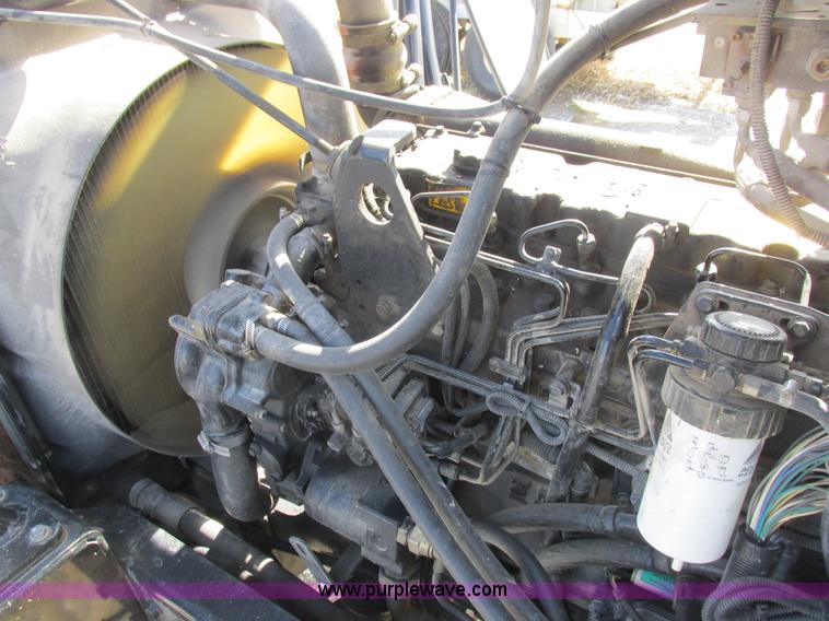 image for item L7043 2005 SpraCoupe 7650 self-propelled sprayer