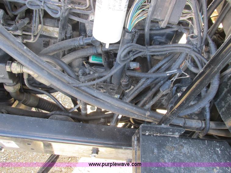 image for item L7043 2005 SpraCoupe 7650 self-propelled sprayer