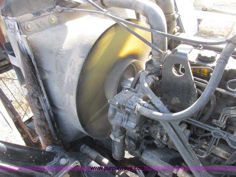 image for item L7043 2005 SpraCoupe 7650 self-propelled sprayer