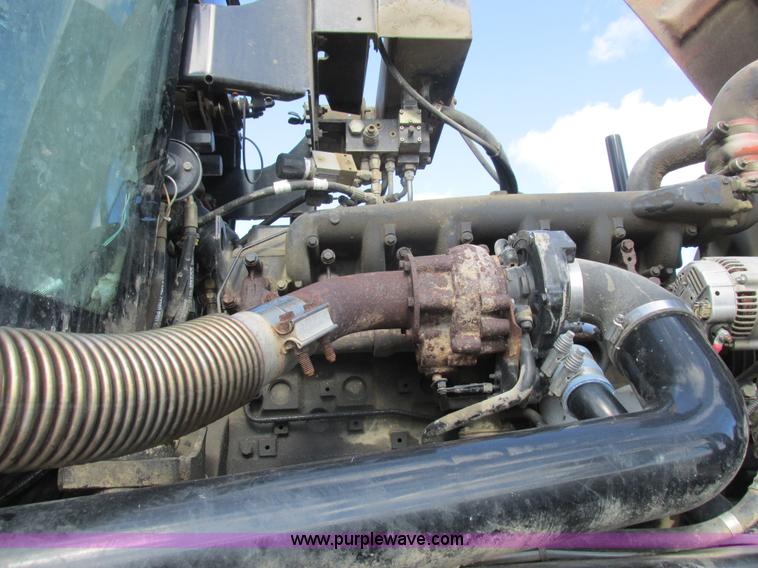 image for item L7043 2005 SpraCoupe 7650 self-propelled sprayer