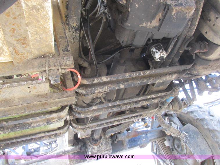 image for item L7043 2005 SpraCoupe 7650 self-propelled sprayer