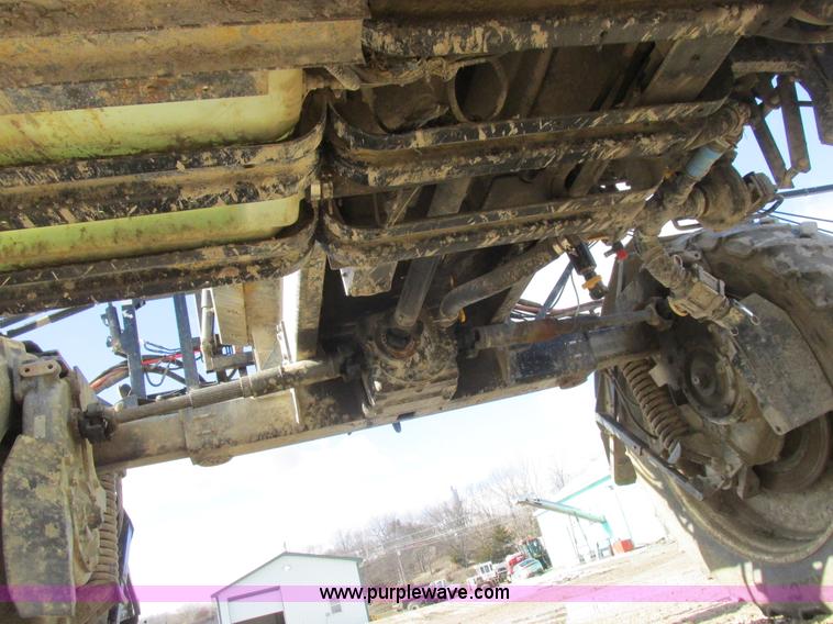 image for item L7043 2005 SpraCoupe 7650 self-propelled sprayer