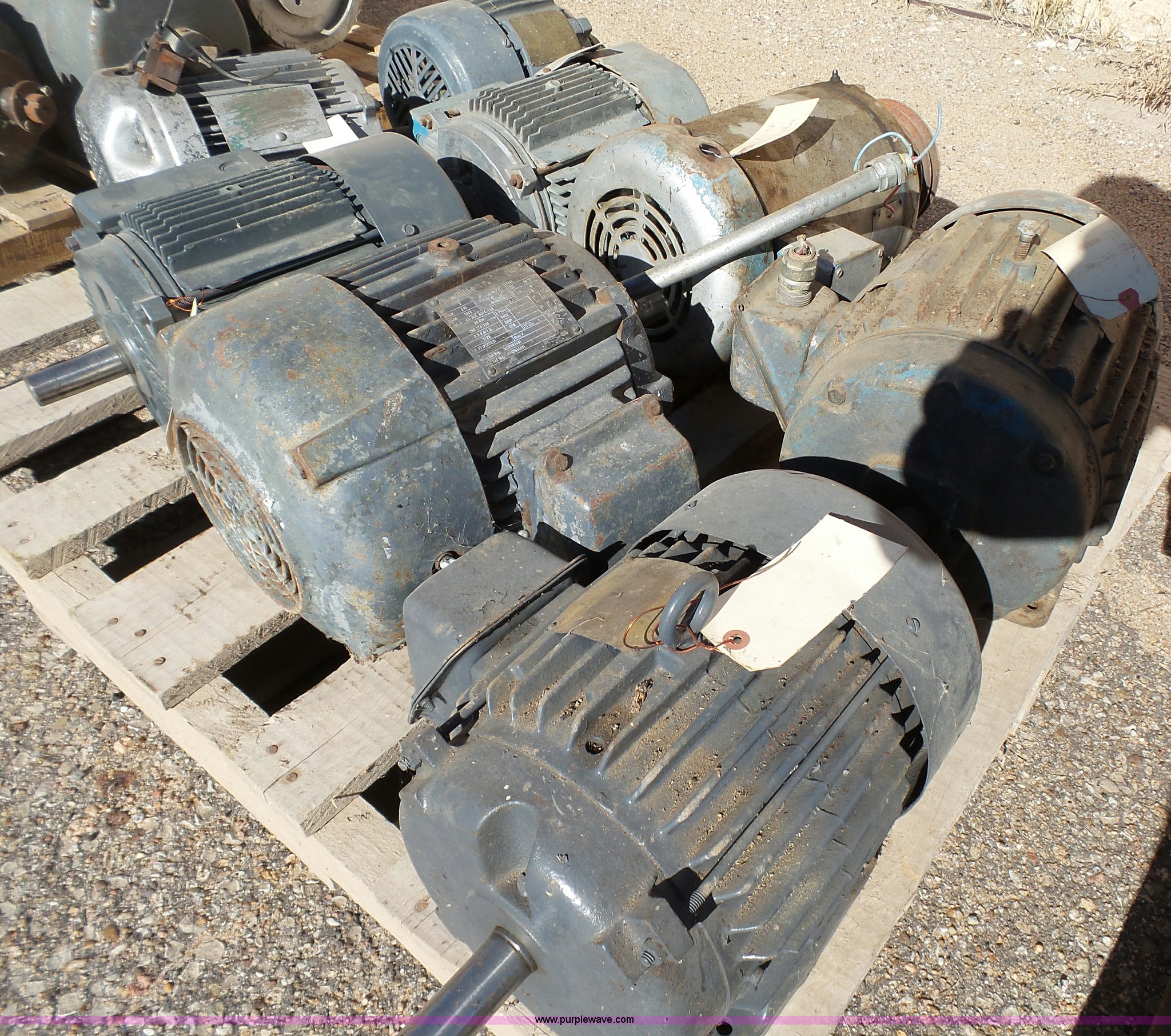 (26) electric rotors in Gove, KS Item J7325 sold Purple Wave
