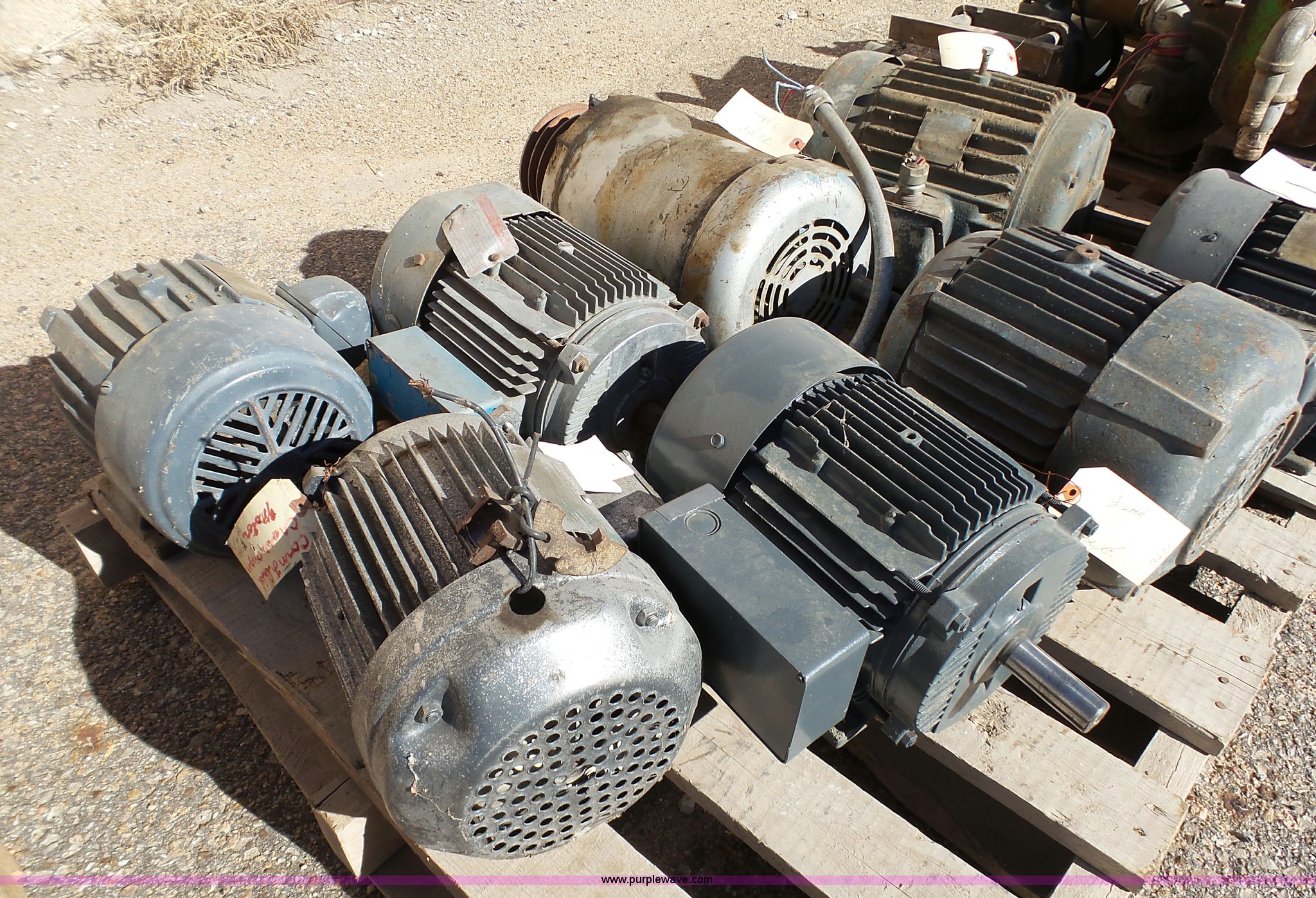 (26) electric rotors in Gove, KS Item J7325 sold Purple Wave