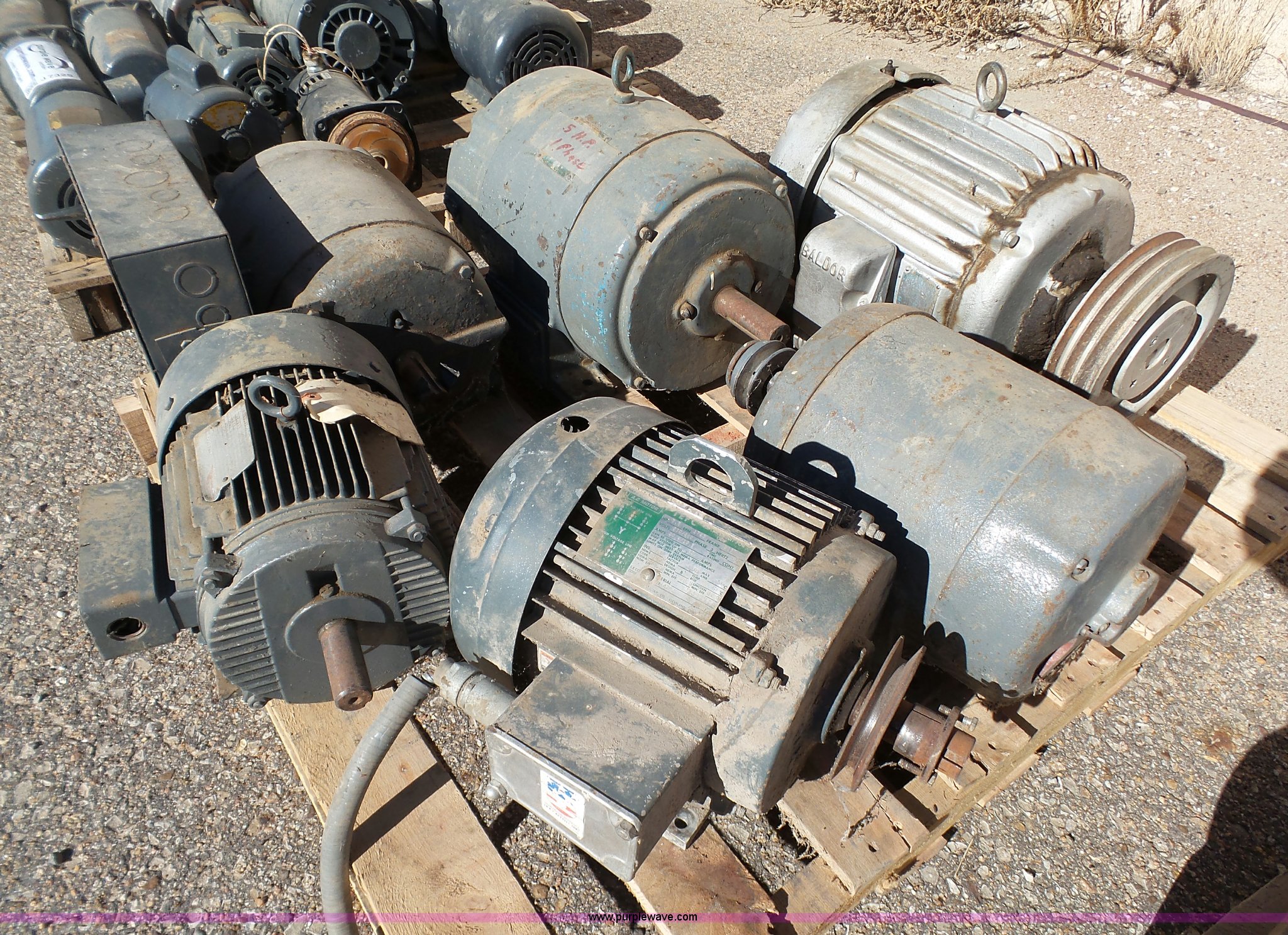 (26) electric rotors in Gove, KS Item J7325 sold Purple Wave
