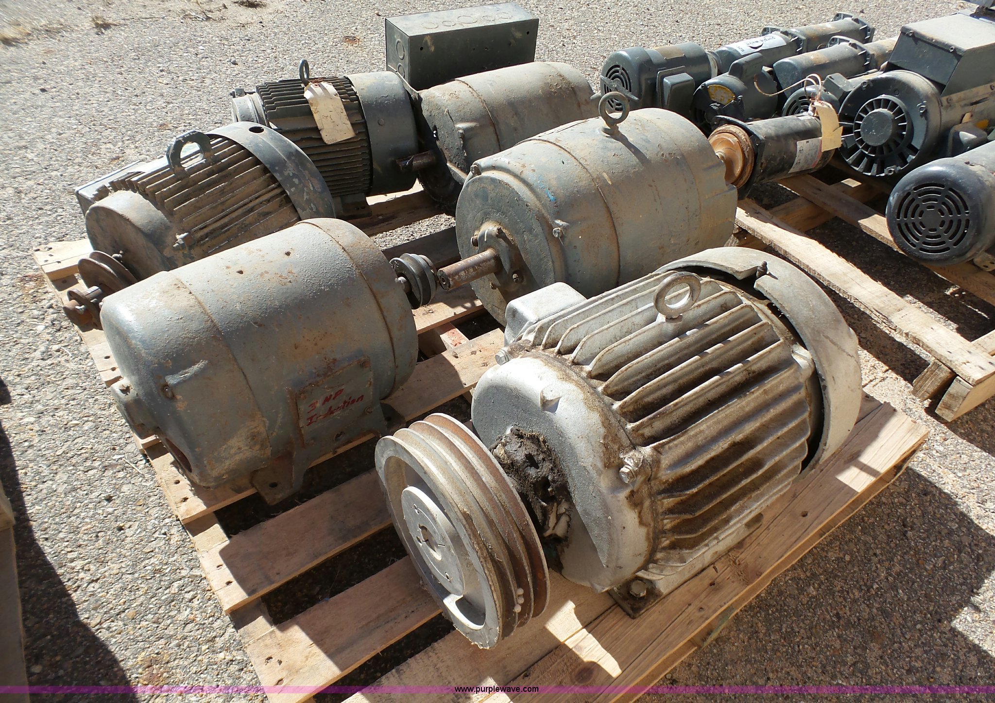 (26) electric rotors in Gove, KS Item J7325 sold Purple Wave