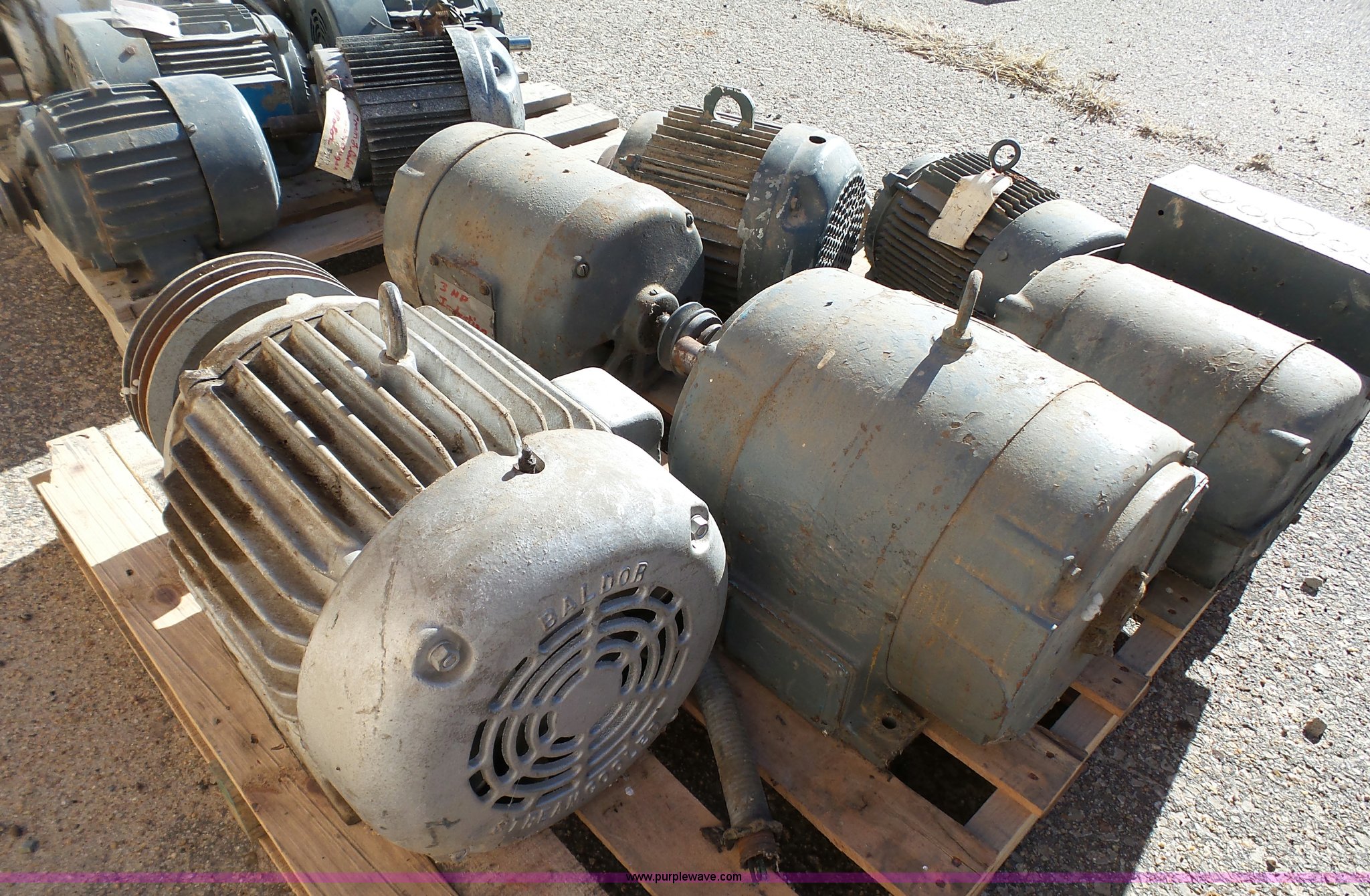 (26) electric rotors in Gove, KS Item J7325 sold Purple Wave