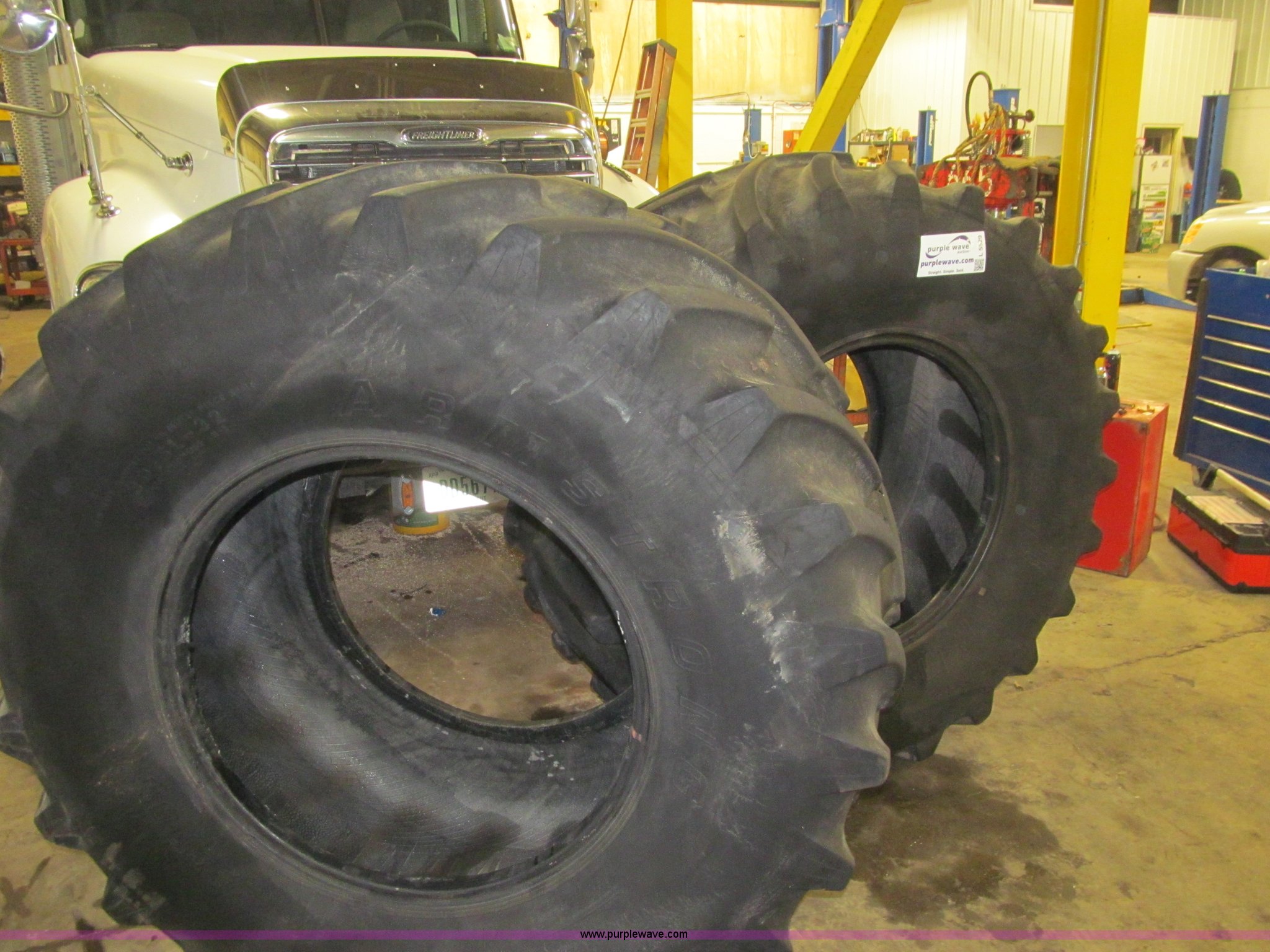 (2) Armstrong 30.5L32 tires in Centerville, IA Item L5529 sold