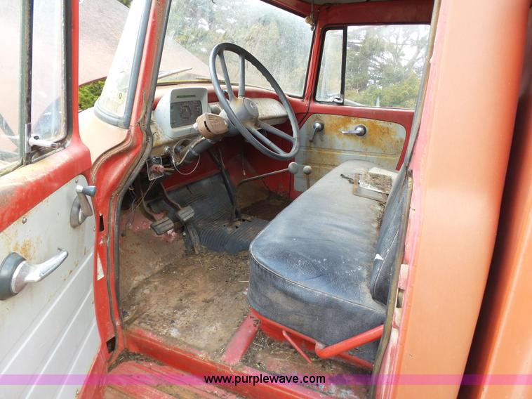 image for item AR9484 1960 International B166 fire truck