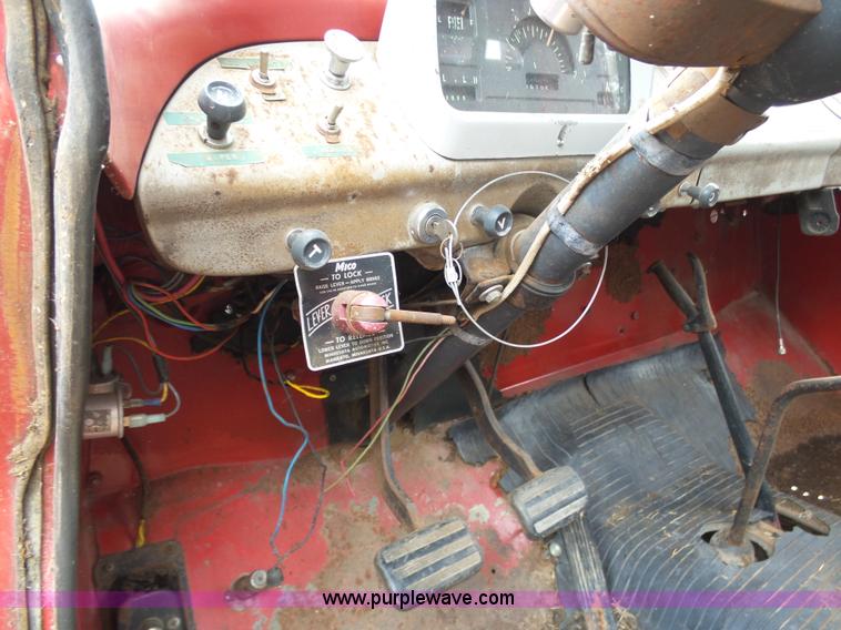 image for item AR9484 1960 International B166 fire truck