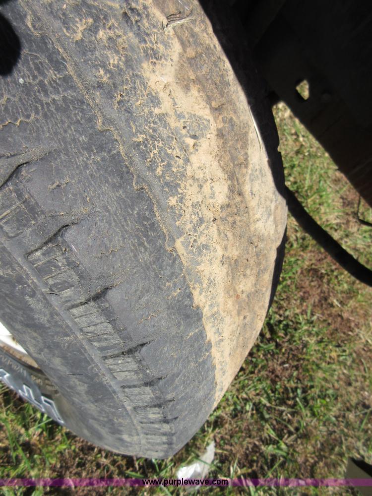 image for item BB9140 1989 Ford F350 flatbed pickup truck