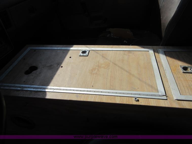 image for item BB9140 1989 Ford F350 flatbed pickup truck