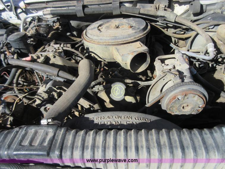 image for item BB9140 1989 Ford F350 flatbed pickup truck