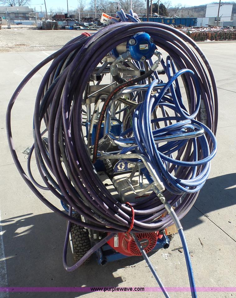 image for item BF9158 Graco GH833 airless paint sprayer