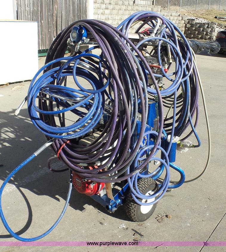 image for item BF9158 Graco GH833 airless paint sprayer