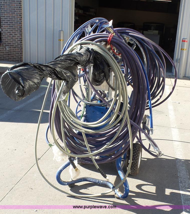 image for item BF9158 Graco GH833 airless paint sprayer