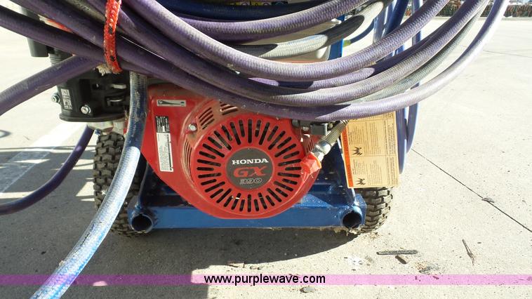 image for item BF9158 Graco GH833 airless paint sprayer