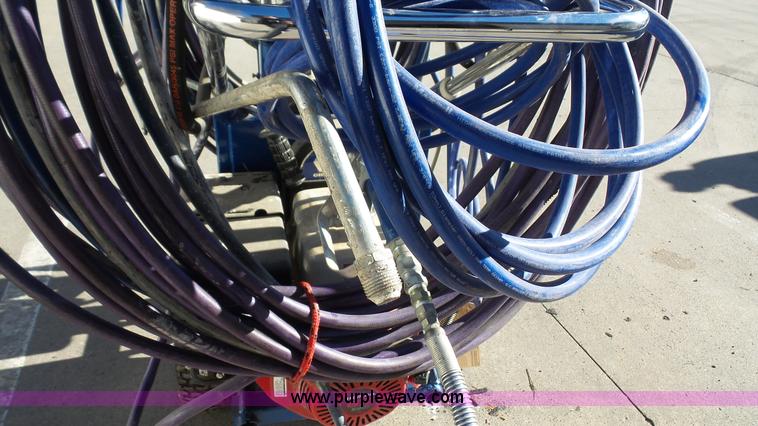 image for item BF9158 Graco GH833 airless paint sprayer