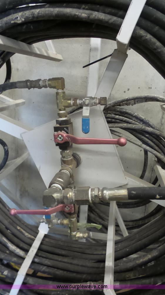 image for item BF9158 Graco GH833 airless paint sprayer