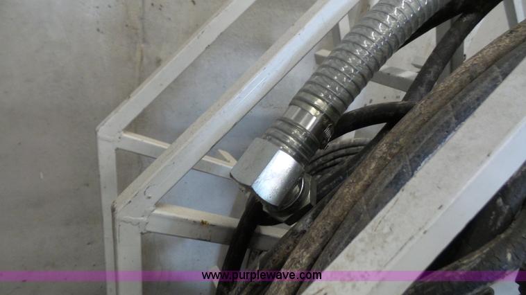 image for item BF9158 Graco GH833 airless paint sprayer