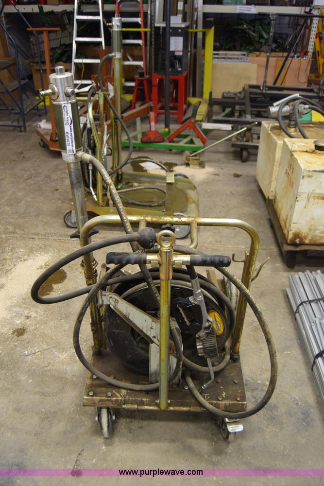 Northern mobile oil pump cart in Pratt, KS Item BW9275 sold Purple Wave