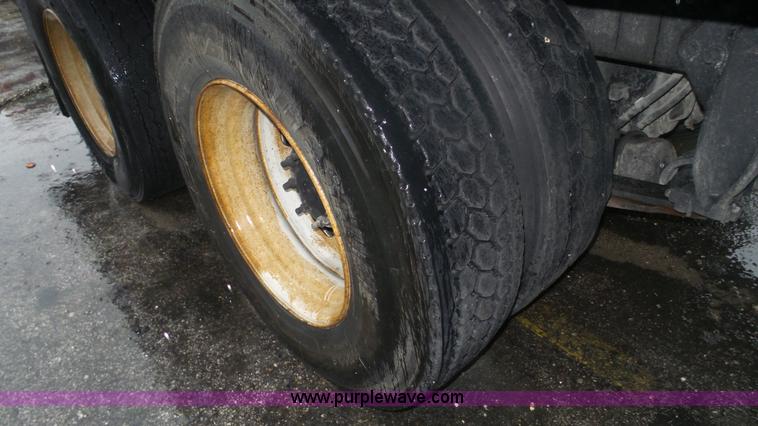 image for item F1075 2007 Sterling LT9500 rollback truck