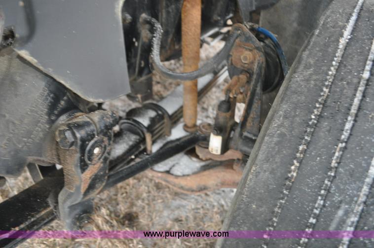 image for item G7099 1991 Chevrolet Kodiak truck cab and chassis