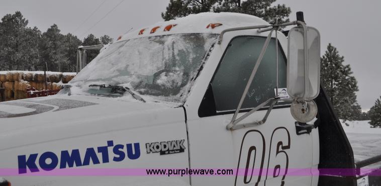 image for item G7099 1991 Chevrolet Kodiak truck cab and chassis