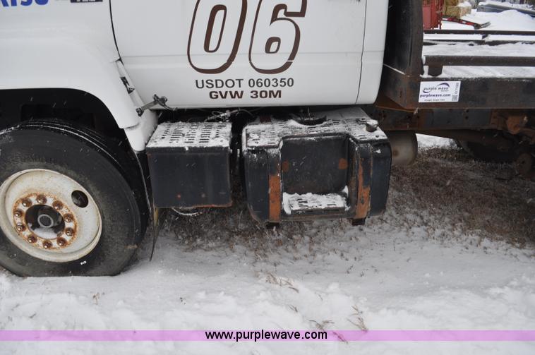 image for item G7099 1991 Chevrolet Kodiak truck cab and chassis