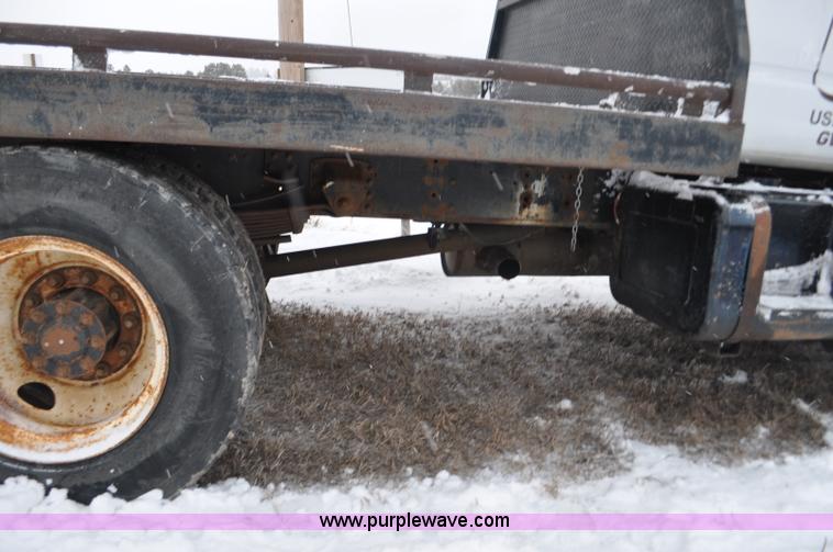 image for item G7099 1991 Chevrolet Kodiak truck cab and chassis
