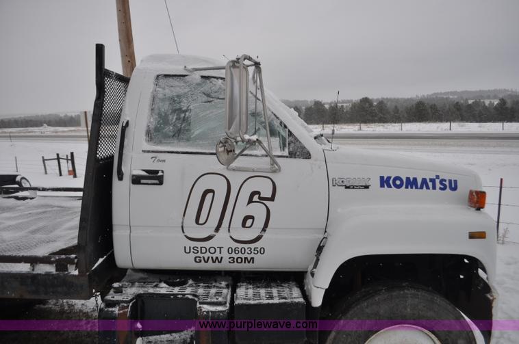 image for item G7099 1991 Chevrolet Kodiak truck cab and chassis