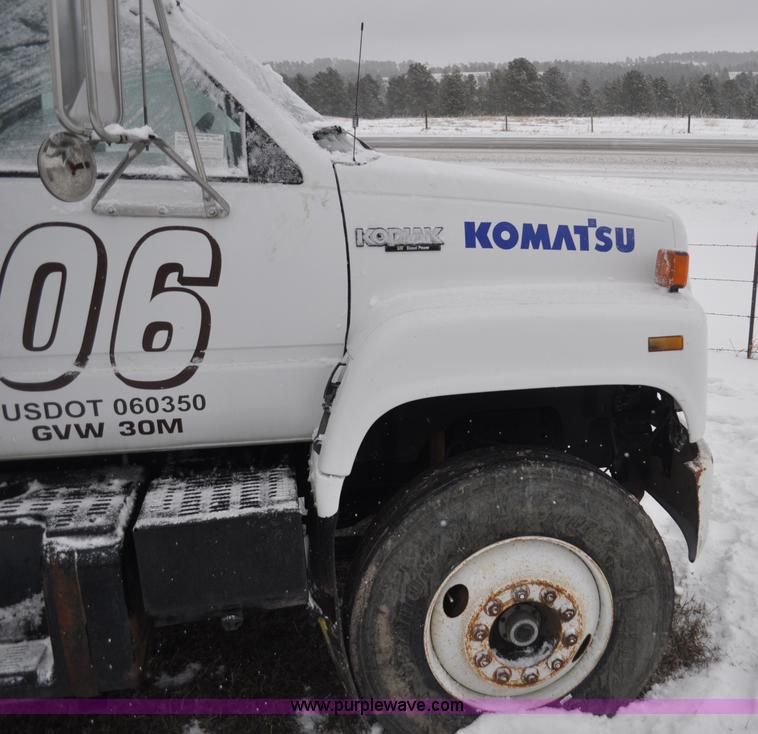 image for item G7099 1991 Chevrolet Kodiak truck cab and chassis